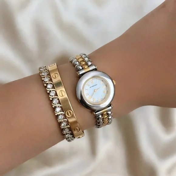 AUTHENTIC VINTAGE BURBERRY TWO-TONED INTERCHANGEABLE BEZEL WATCH - Picture 6 of 10